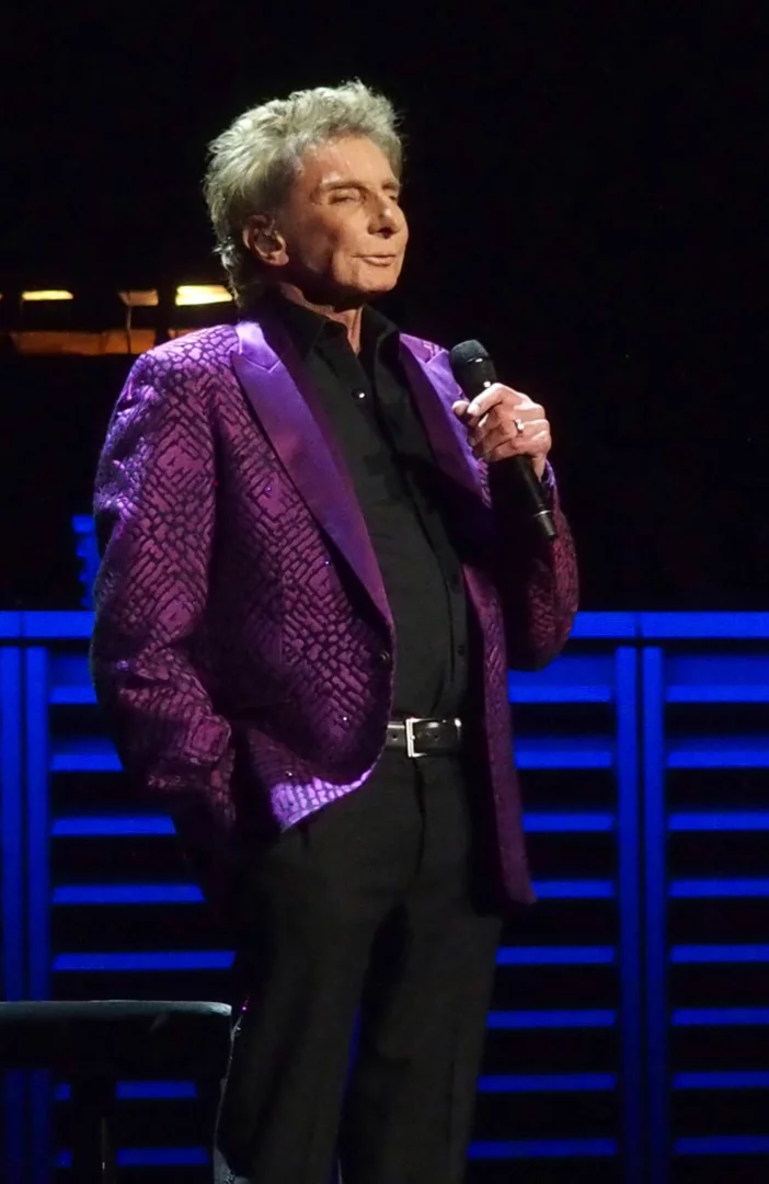 Barry Manilow to bid farewell to the UK with 2024 London Palladium residency
