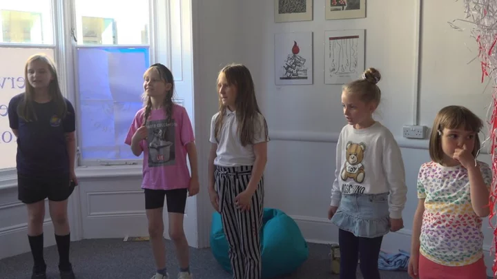 Oxford children's choir helps Ukrainian refugees 'not feel alone'