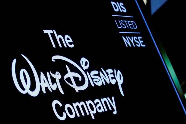 Charter CEO says it is urgent to resolve distribution dispute with Disney