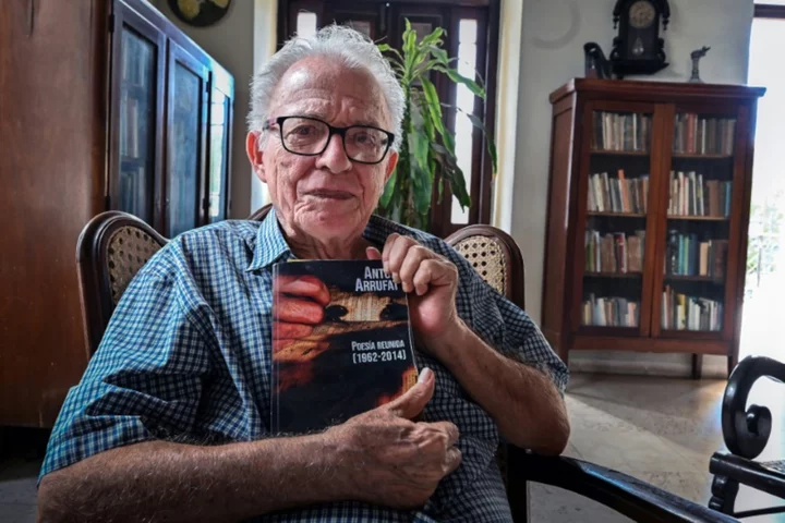 Cuban poet, playwright Arrufat dead at 87