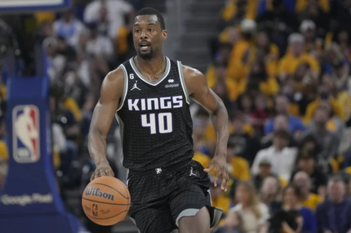 Harrison Barnes agrees to 3-year, $54 million deal to stay with Kings, AP source says