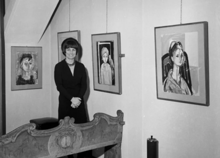 Artist Françoise Gilot, acclaimed painter who loved and later left Picasso, is dead at 101
