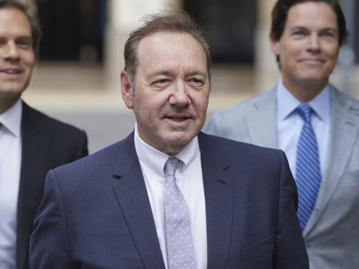 Accuser says he told Kevin Spacey after crude advance, 'I don’t bat for that team'