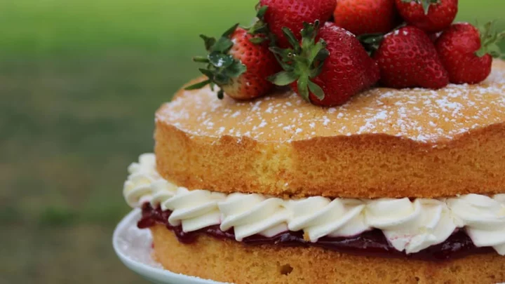 Get Paid $600 to Eat Cake and Watch ‘The Great British Baking Show’