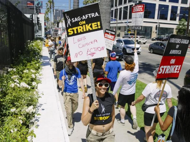 Talks resume with aim to end strike by writers unions