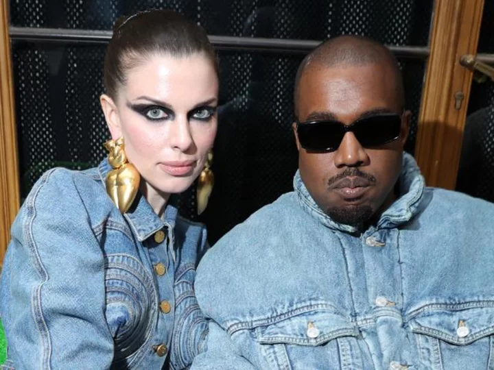 Julia Fox clarifies something about her time with Kanye West