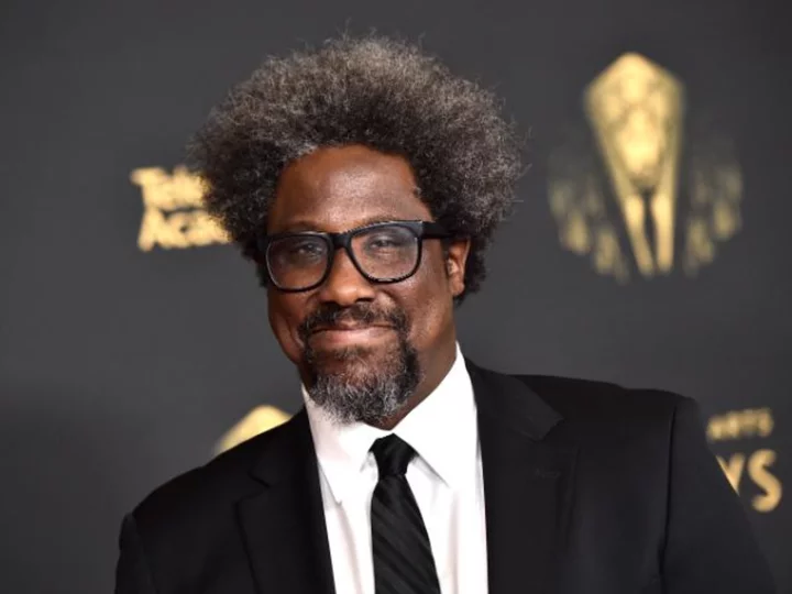 W. Kamau Bell found inspiration at home for '1000% Me: Growing Up Mixed'