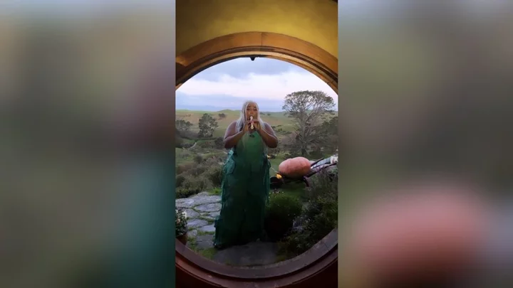 Lizzo nails recorder rendition of the Lord Of The Rings theme song while in Hobbiton