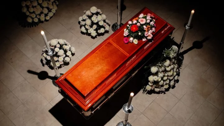 9 Funerals Gone Wrong
