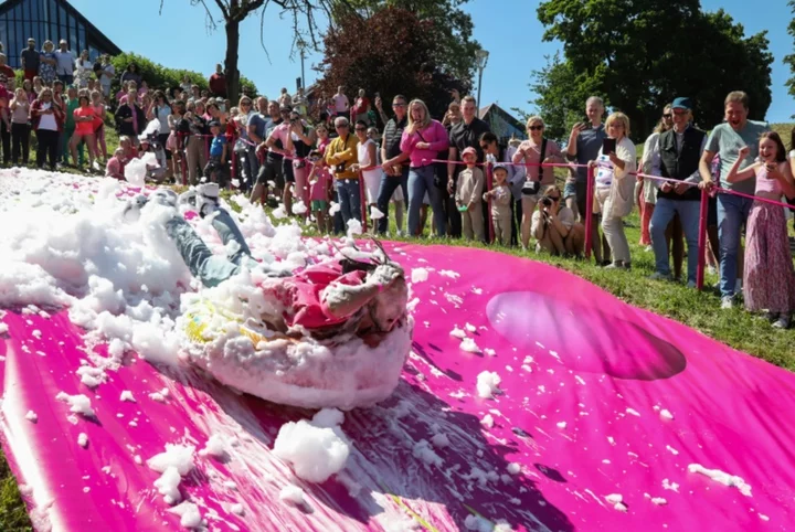 Lithuania capital turns pink for love of beetroot soup