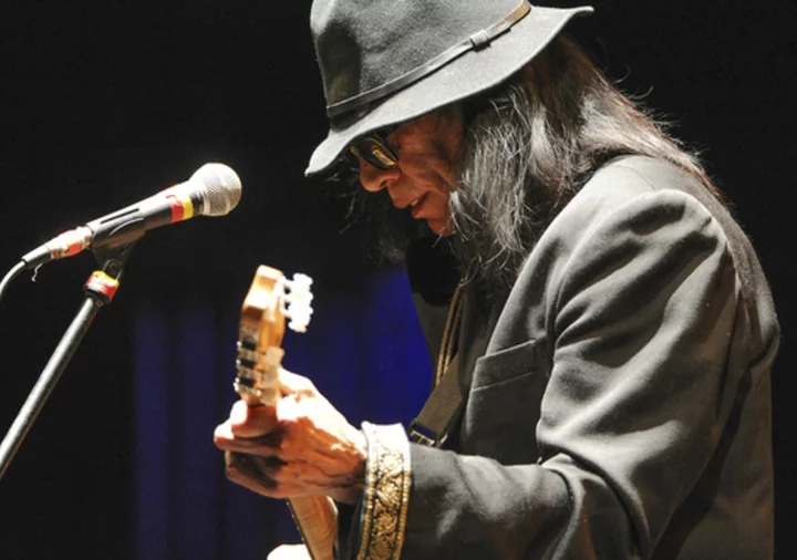 Singer and songwriter Sixto Rodriguez, subject of 'Searching for Sugarman' documentary, dies at 81