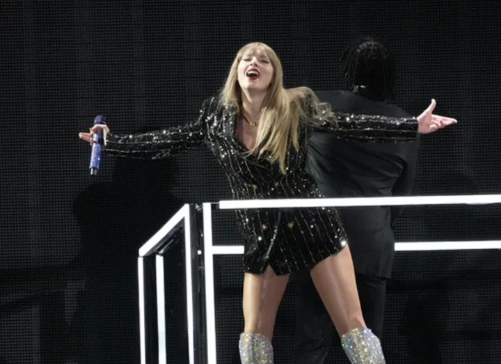 Taylor Swift announces '1989 (Taylor’s Version)' at Eras Tour show in Los Angeles