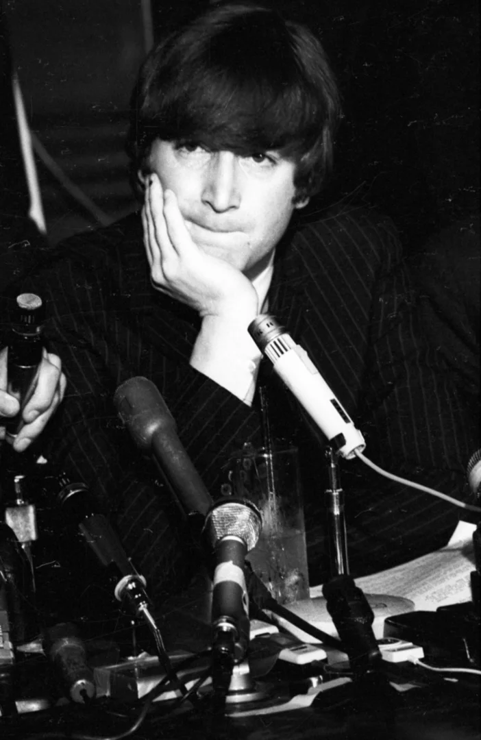 John Lennon’s killer ‘said sorry to witnesses for ruining their night’