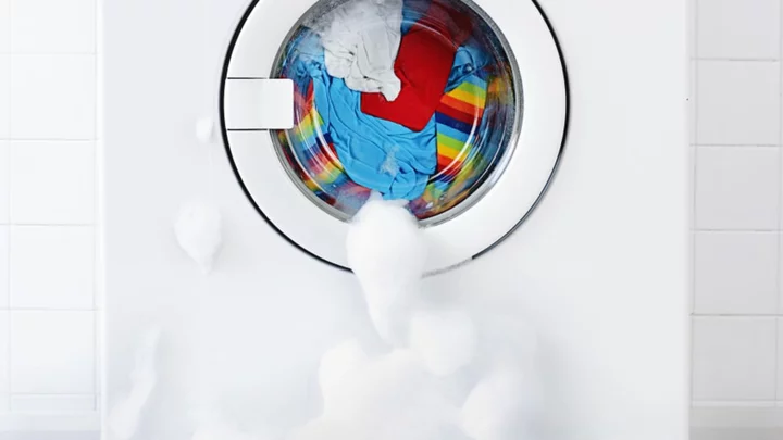 Warning: Using Dish Soap in Your Laundry Machine Is a Bad Idea (Regardless of What TikTok Says)