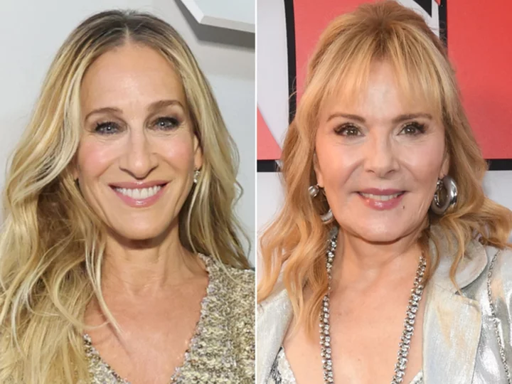 Sarah Jessica Parker reveals Carrie Bradshaw will have a 'lovely, sentimental' call with Samantha Jones in 'And Just Like That...'