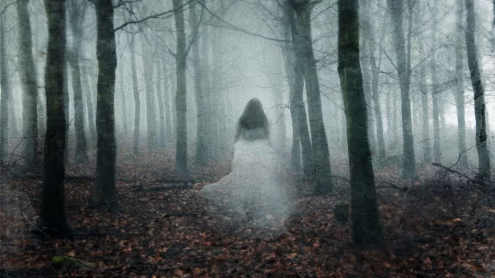 15 Tales of Women Ghosts