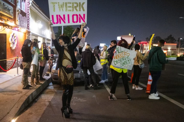 Dancers at Los Angeles bar to become only unionized strippers in US after 15-month battle