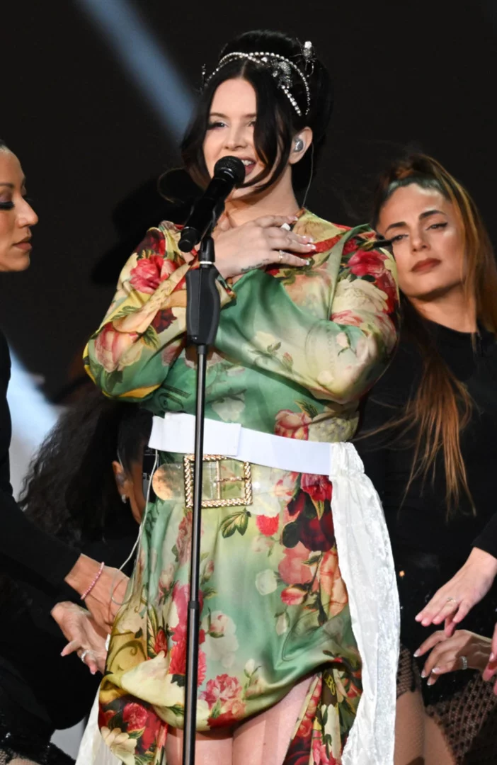 Lana Del Rey donates ticket sale money to tour stop cities