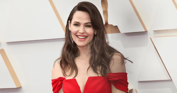 Jennifer Garner 'mourns' not being able to smile at someone or say hello as herself because of her fame