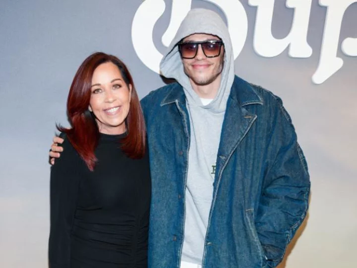 Pete Davidson wants to find a date for his mom