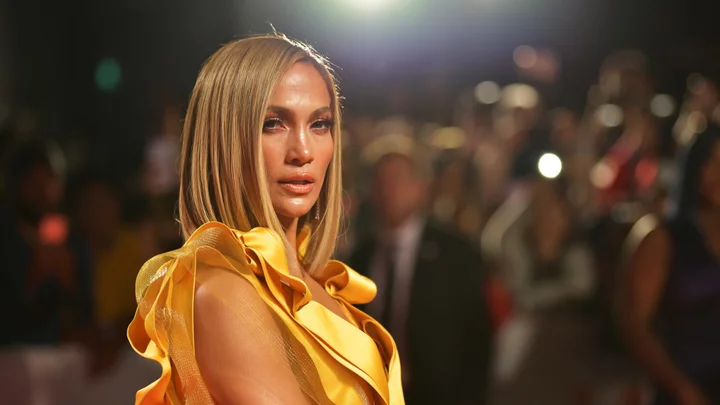 Jennifer Lopez’s contour trick is perfect for makeup newbies