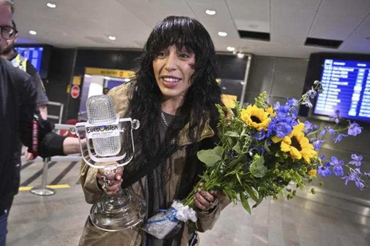 Swedish Eurovision winner Loreen returns home, performs winning power ballad 'Tattoo'