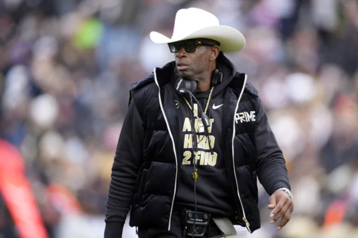 Deion Sanders expects hospital release Sunday, 2 days after surgery for blood clots in his legs