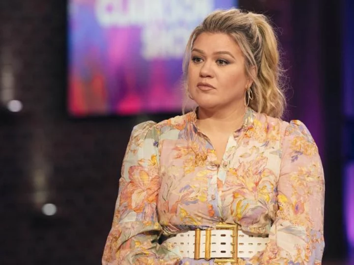 Kelly Clarkson responds to allegations of workplace 'toxicity' on her talk show