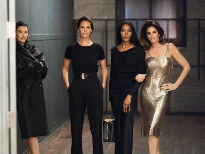 Naomi Campbell, Cindy Crawford, Linda Evangelista, Christy Turlington star in first trailer for 'Super Models' docuseries