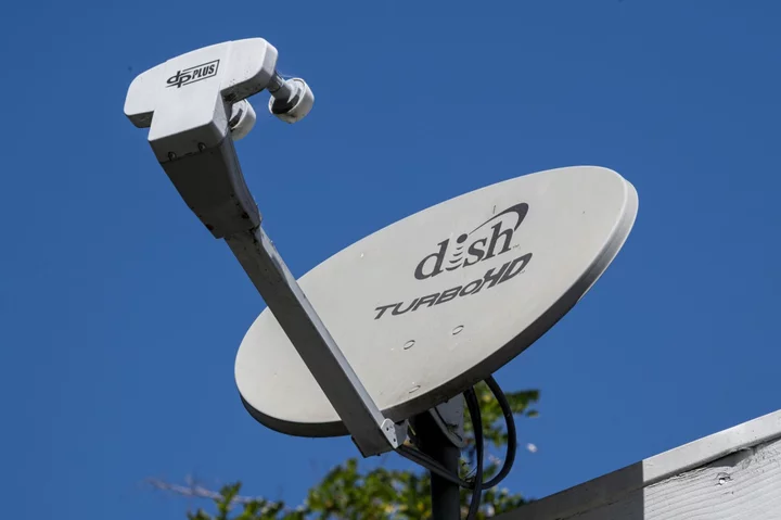 Dish to Buy EchoStar as Ergen’s TV Empire Shifts to Wireless