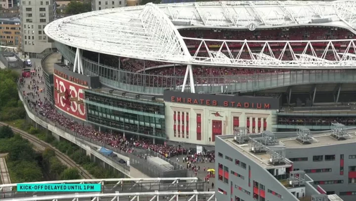 Arsenal: Thousands of fans stuck outside Emirates Stadium as turnstile issues delay kick-off
