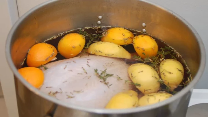 Here’s How Long to Brine Your Thanksgiving Turkey