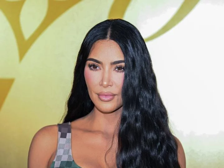 Kim Kardashian reveals she recently broke her shoulder