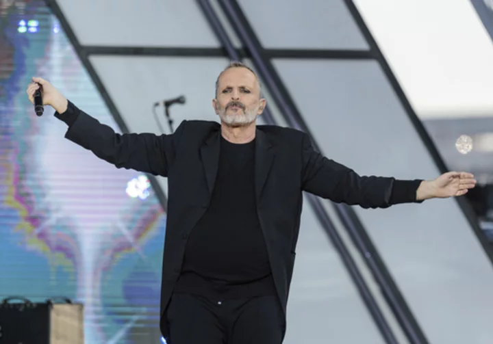 Spanish singer Miguel Bosé robbed, bound along with children at Mexico City house