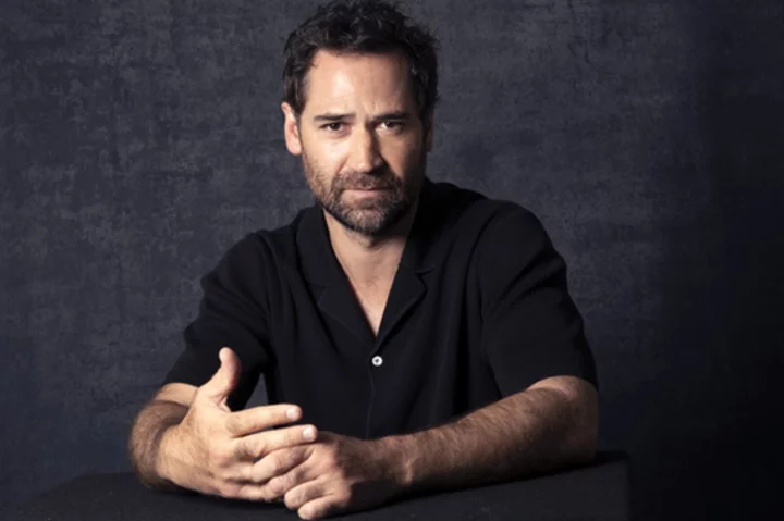 Manuel Garcia-Rulfo settles into Mickey Haller character with return of 'The Lincoln Lawyer'