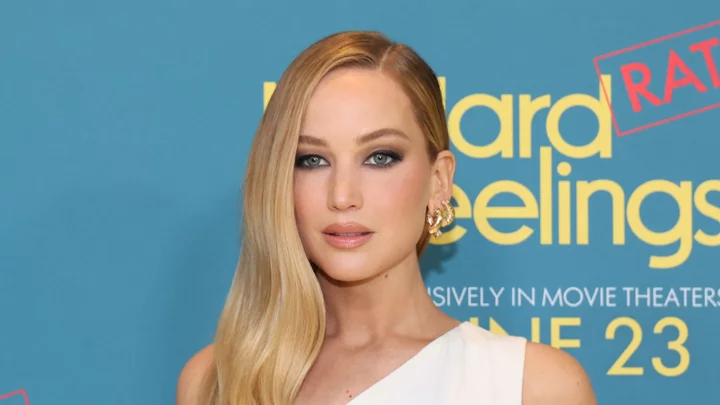 Jennifer Lawrence sets record straight on Liam Hemsworth, Miley Cyrus cheating rumors