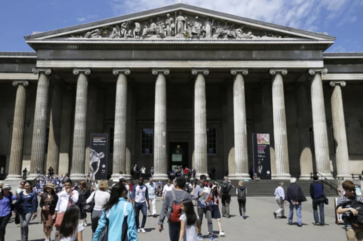 Director of British Museum steps down amid controversy over thefts of ancient items