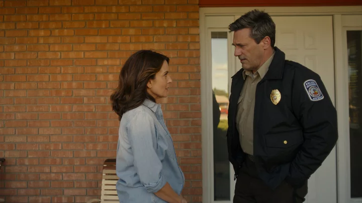 'Maggie Moore(s)' review: Jon Hamm and Tina Fey shine in this offbeat true crime comedy