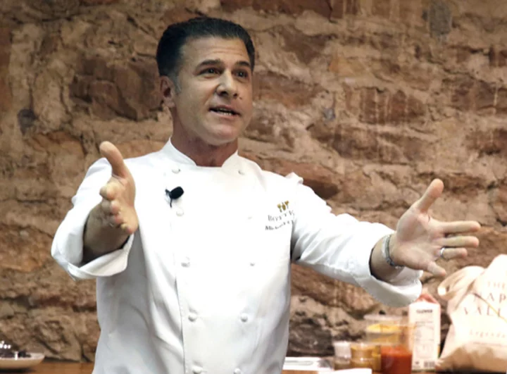 Chef and TV personality Michael Chiarello dies at 61 after being treated for allergic reaction