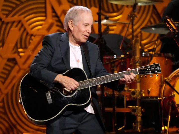 Paul Simon is coming to accept his partial hearing loss
