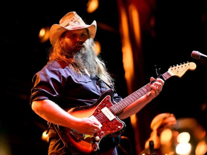 Chris Stapleton reschedules shows due to bronchitis and laryngitis