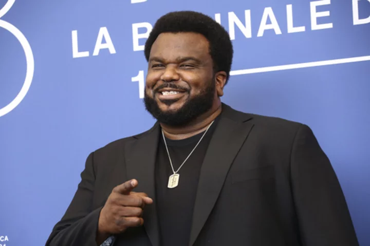 Craig Robinson continues underdog storyline on Peacock's 'Killing It' with new season